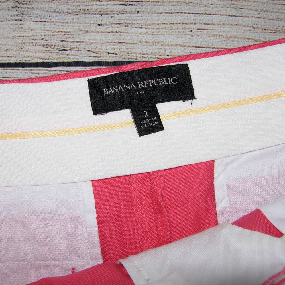 Banana Republic Pink Shorts 2 - Picture 2 of 4